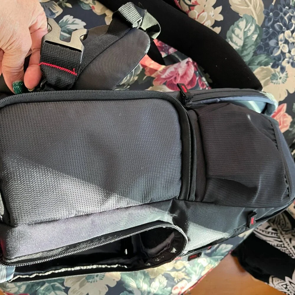 Deco Gear Camera Backpack - Picture 4 of 9